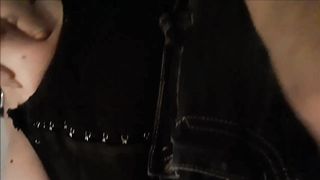 Lisa sculacciata sulle tette dal suo maestro..