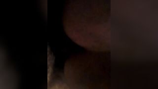 Coppia che fa sesso a pecorina