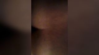 Coppia che fa sesso a pecorina