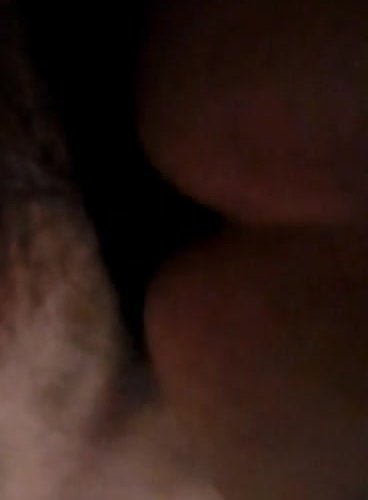 Coppia che fa sesso a pecorina