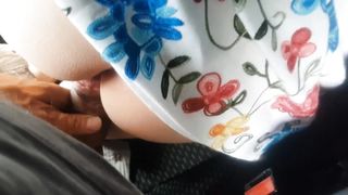 Puttana siciliana squirta e scopa in macchina