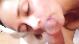 Anteprima del video: Eh TE PIACE U CAZZO IN BOCCA !?! SI' TANTO !