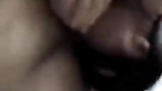 Moglie infoiata sega e lecca palle e cazzo del marito