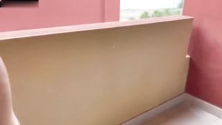 Scopano sul balcone del Resort