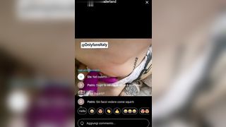 Giorgia Wonderland di Onlyfans si masturba col dildo