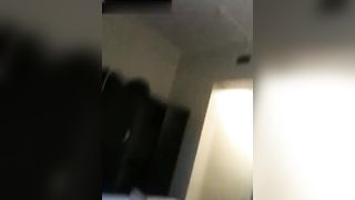 La mia scopamica Lorenza si veste dopo che abbiamo scopato