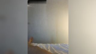 La mia scopamica Lorenza si veste dopo che abbiamo scopato