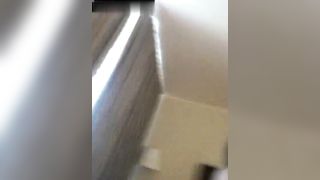 La mia scopamica Lorenza si veste dopo che abbiamo scopato