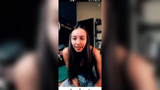Troia di tiktok intrattiene i fan lasiandoli sperare di vedere di più