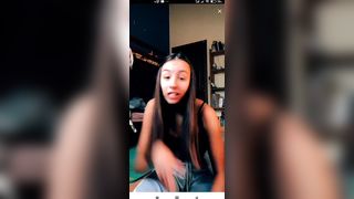 Troia di tiktok intrattiene i fan lasiandoli sperare di vedere di più