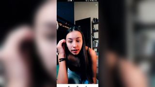 Troia di tiktok intrattiene i fan lasiandoli sperare di vedere di più