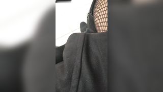 Si masturba in cam nel camerino di prova