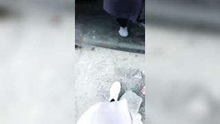 Esibizionista spaventata da un "Uccello Stranissimo"