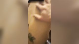 Coppia italiana in bagno dopo una scopata