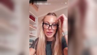 Anteprima del video: La zoccola lo prende più nel naso che nel culo !