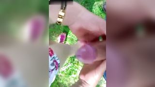 Bellissimo scopare in piedi all'aperto!