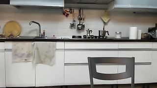 Mi esibisco in cam nella pausa studio