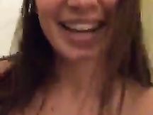 Dai raga ora vi faccio vedere le mie tette !