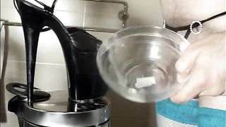 Pissing in bocca in tacchi alti