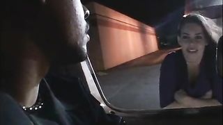 Uomo di colore  scopa bella prostituta