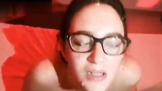 Sottomette la nipote slave e la sborra con amico