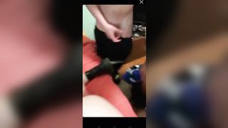 Un grupopo d'amici italiani scopa a turno culo passera e bocca di una troia rossa