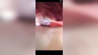 Un grupopo d'amici italiani scopa a turno culo passera e bocca di una troia rossa