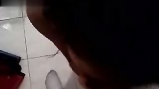 Segretaria porca mi succhia l'uccello