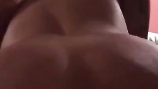 Il cornuto osserva moglie e marocchino al lavoro