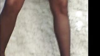 Battona bionda esibizionista