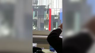 Fanno sesso sotto gli occhi di tutti