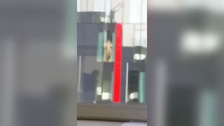 Fanno sesso sotto gli occhi di tutti