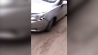 Beccati ubriachi e nudi che dormono in auto