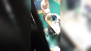 Anteprima del video: Beccati a scopare da uno studente