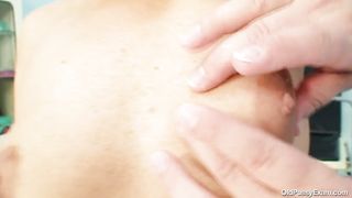 Bionda matura visitata dal ginecologo