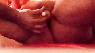 Anteprima del video: Un po' di vibratore e un po' di lei