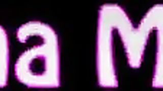 Alla bella puttanella biondina piace l'anale