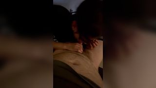 Non è succhiare il cazzo ma si intrattiene