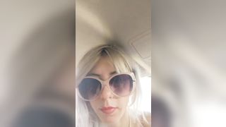 Fa la troia in streaming per i suoi fan