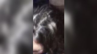 Due amici soddisfano la compagna di scuola !