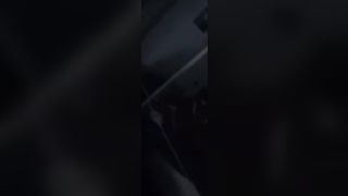 Due amici soddisfano la compagna di scuola !