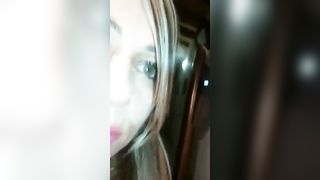 Si sditalina dicendo porcate al suo amante