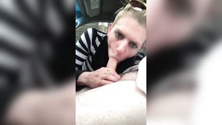 Pompa in auto da milf puttana