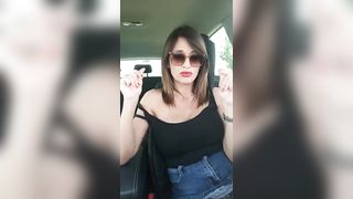 Anteprima del video: TROIA ITALIANA SQUIRTA in STRADA