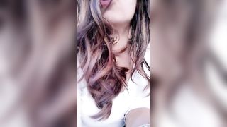 MILF italiana fa la zoccola sulla lavatrice