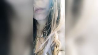 MILF italiana fa la zoccola sulla lavatrice