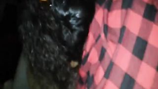 Si incula la ragazza e la filma con il cellulare