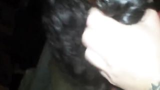 Si incula la ragazza e la filma con il cellulare