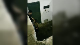 Troietta succhia l'uccello