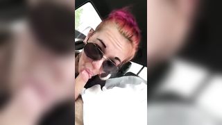 Puttanella pompinara succhia in auto